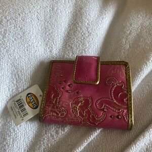 Fossil Wallet never uses with tags.